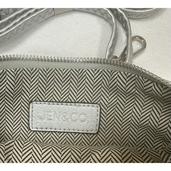 Jen & Co Riley Vegan Crossbody Purse w Shoulder Strap & Wristlet Silver Gray NWT - Picture 3 of 8